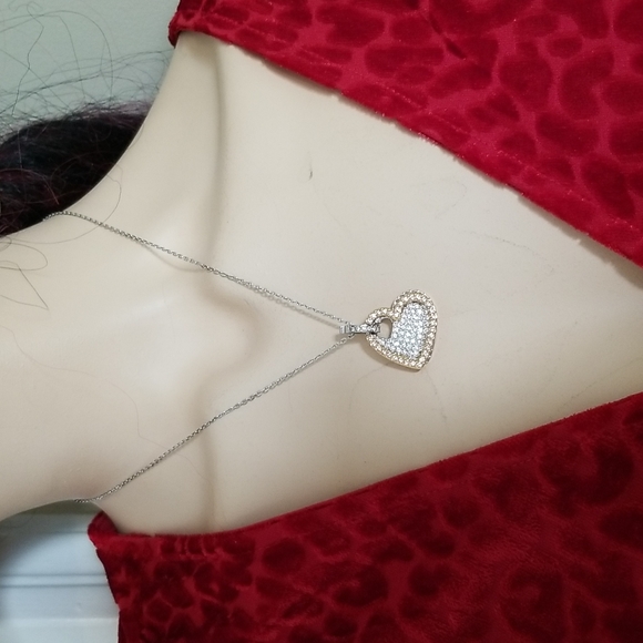 Authentic SWAROVSKI heart charm necklace - Picture 4 of 17